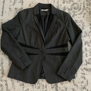 Grey Black Blazer with Notched Lapels and Structured Shoulders